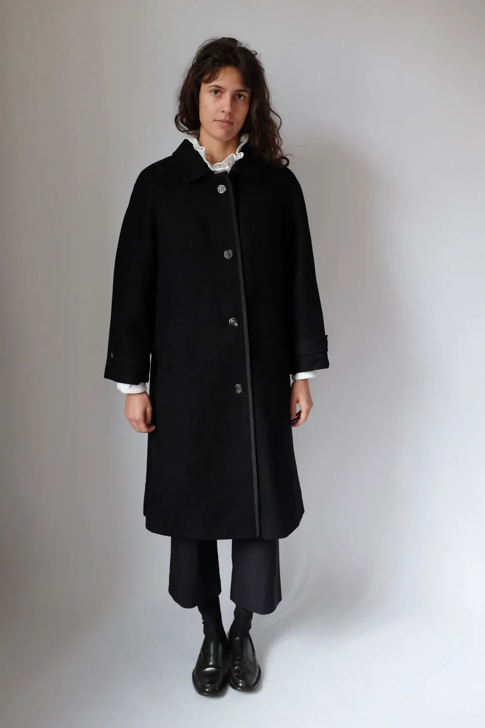 PURE WOOL BLACK MINIMAL COAT