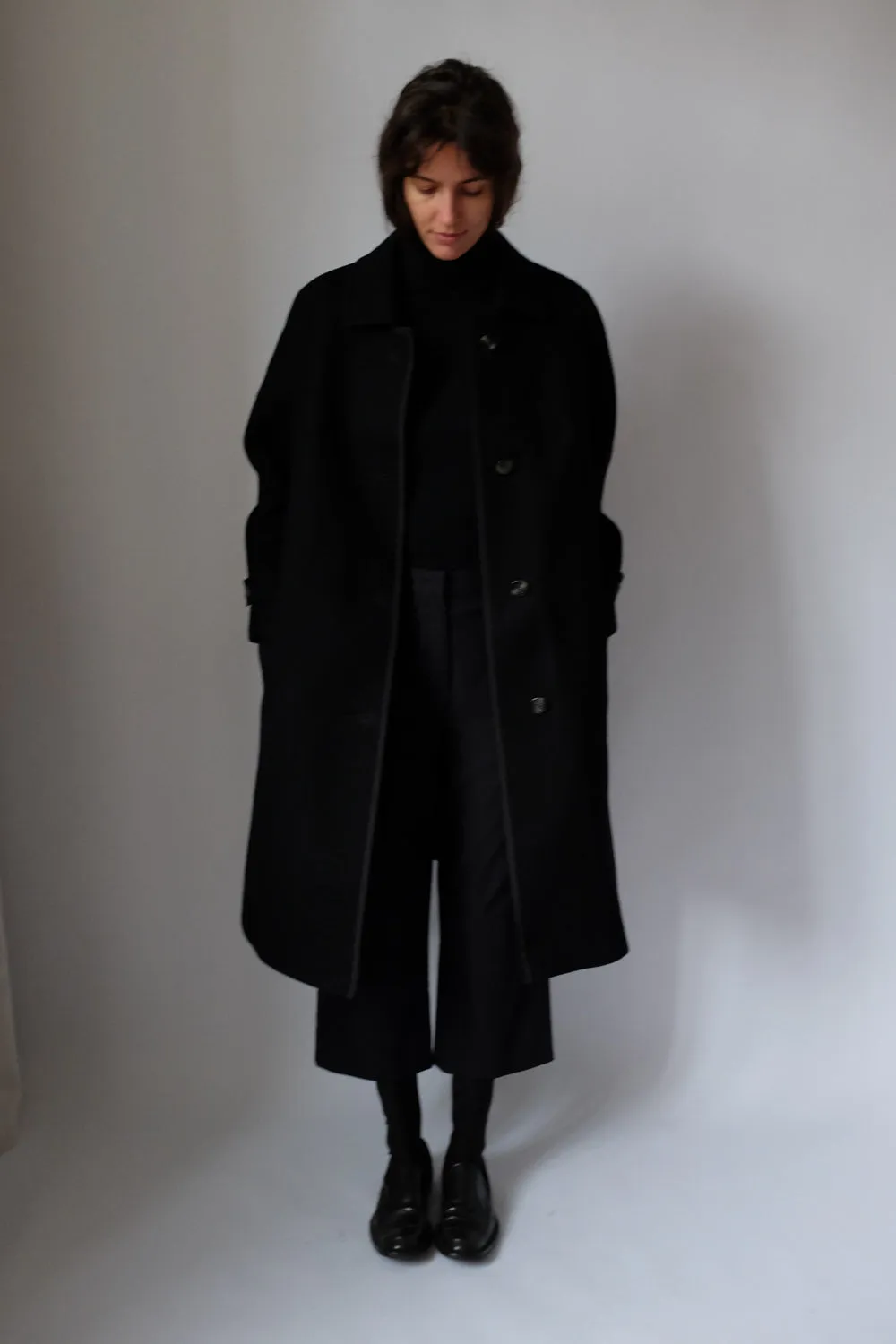 PURE WOOL BLACK MINIMAL COAT