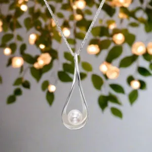 "Rendezvous" Pendant