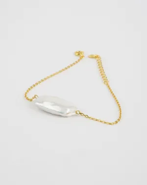 Rectangle Pearl Bracelet - Exquisite, Refined, and Timelessly Elegant