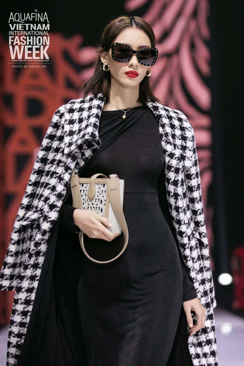 Reitman Slim-Fit Dress