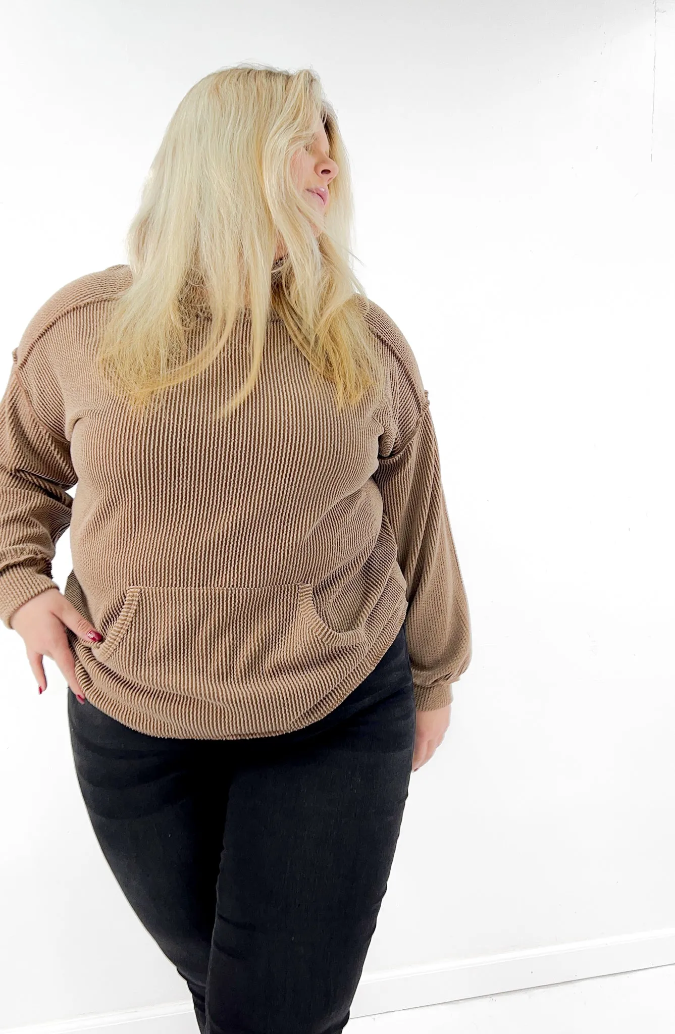 Ribbed Front Pocket Curvy Pullover Top