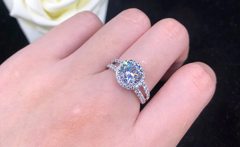 Romantic Jewelry Luxury Shiny Round Cut CZ Engagement Rings for Women