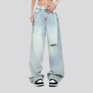Sanded women's mid-waist jeans