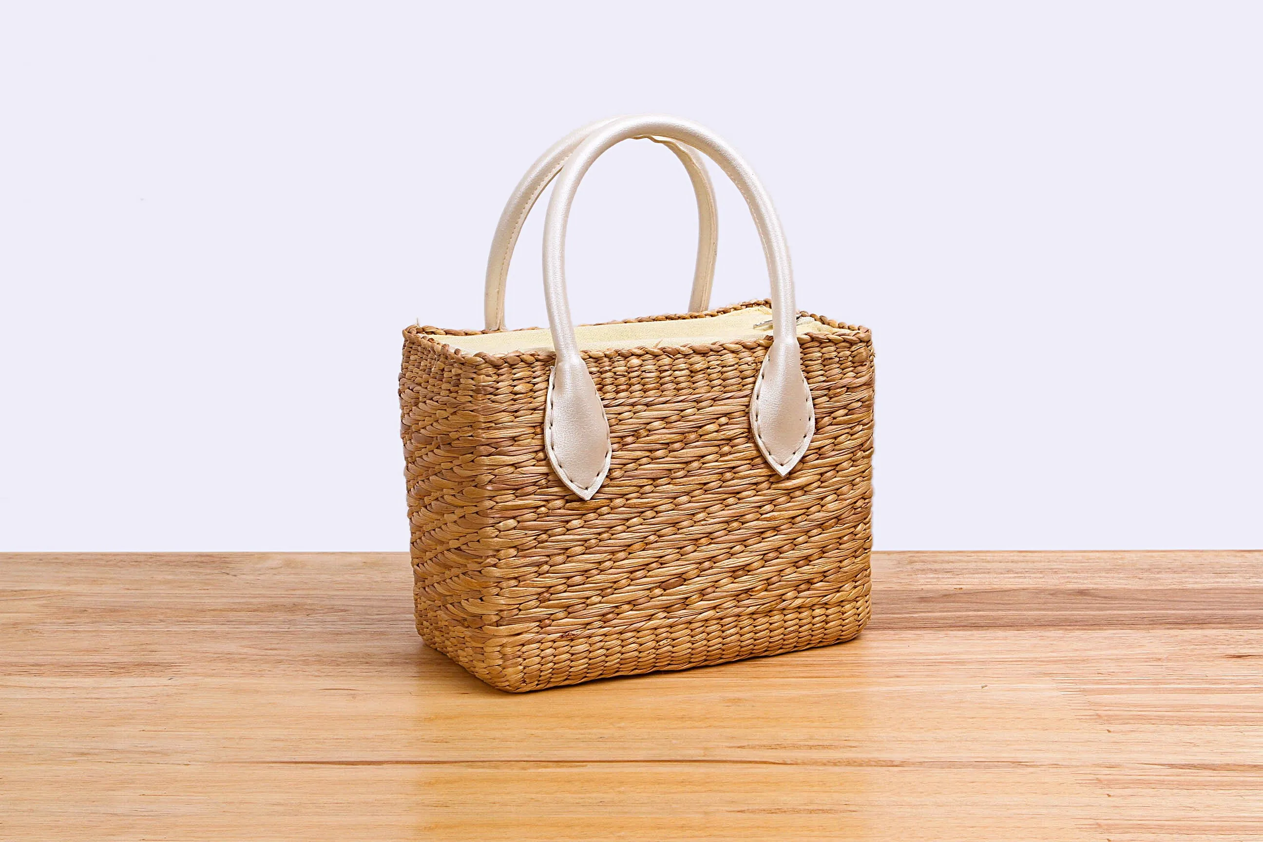 Sil Thin Chao Pha Ya - Natural straw wicker handbag (white)