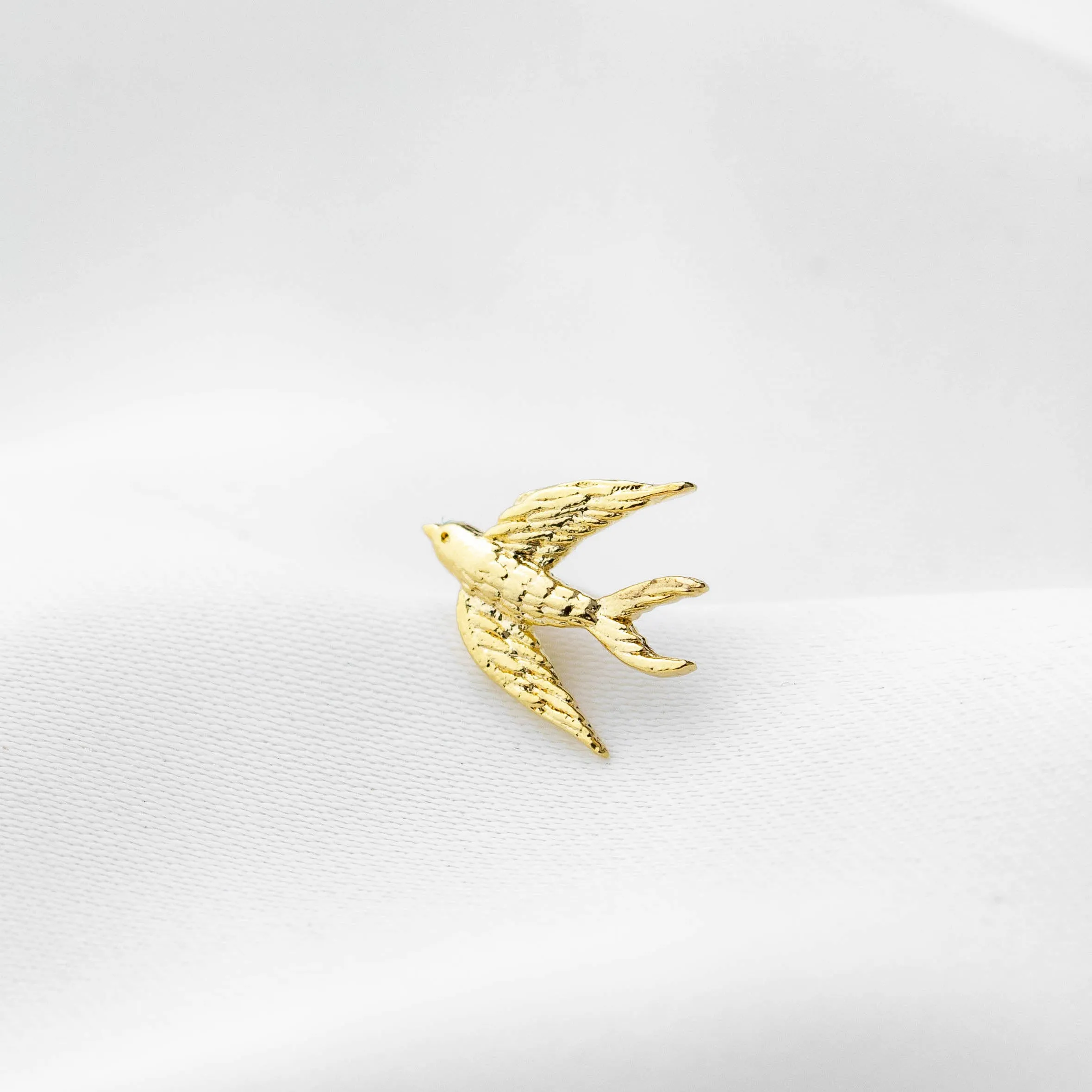 Soaring Golden Bird Stud