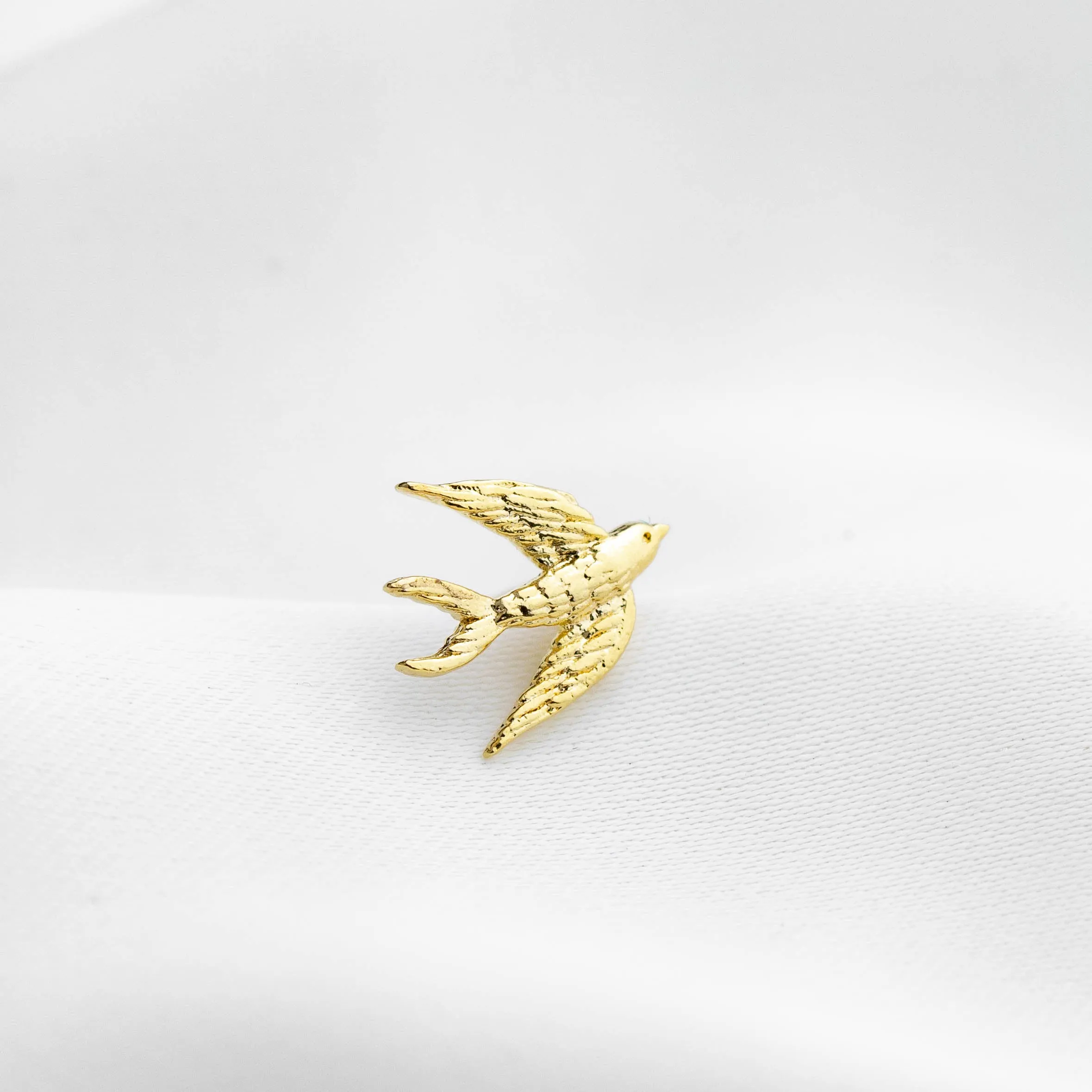 Soaring Golden Bird Stud