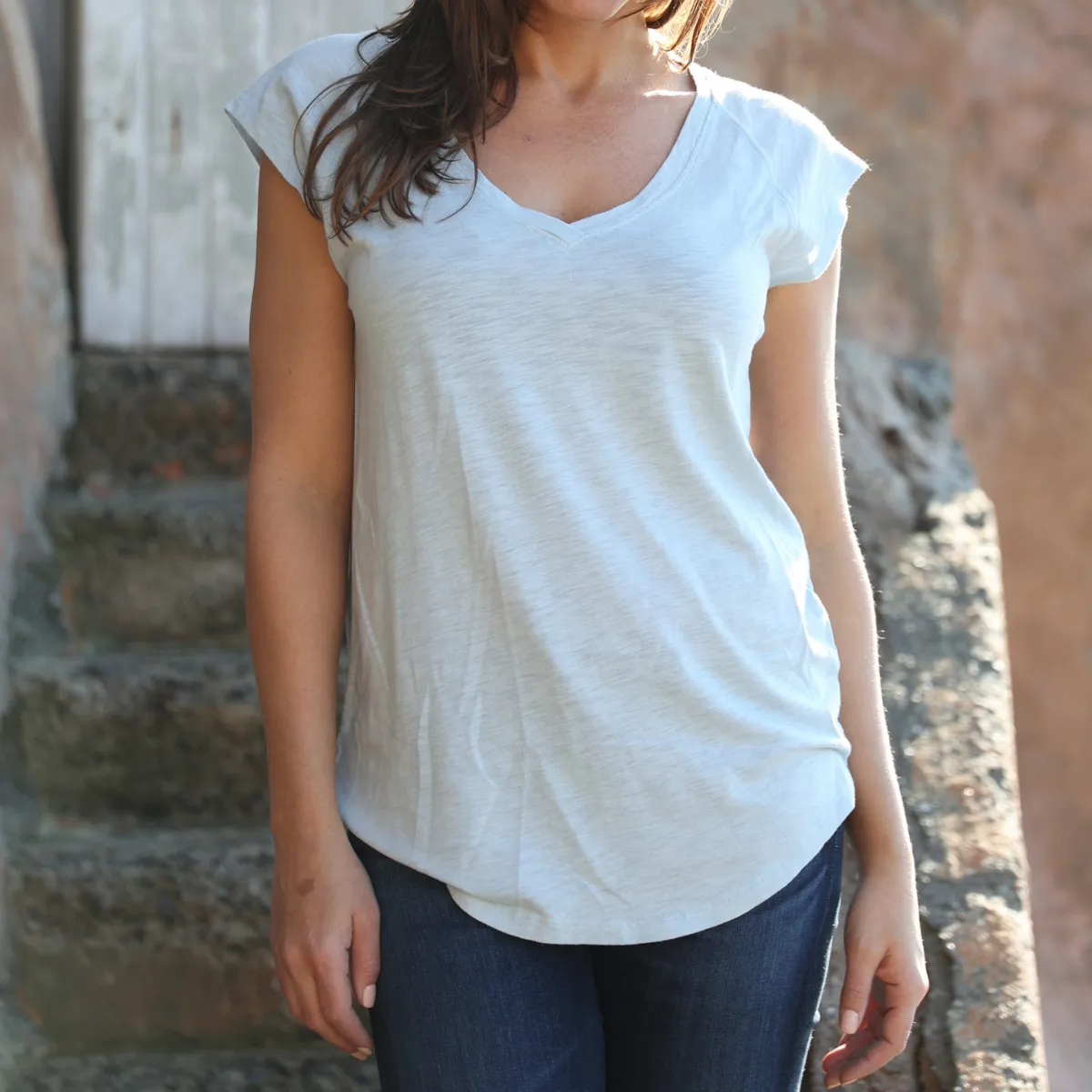 SOPHIE V-NECK