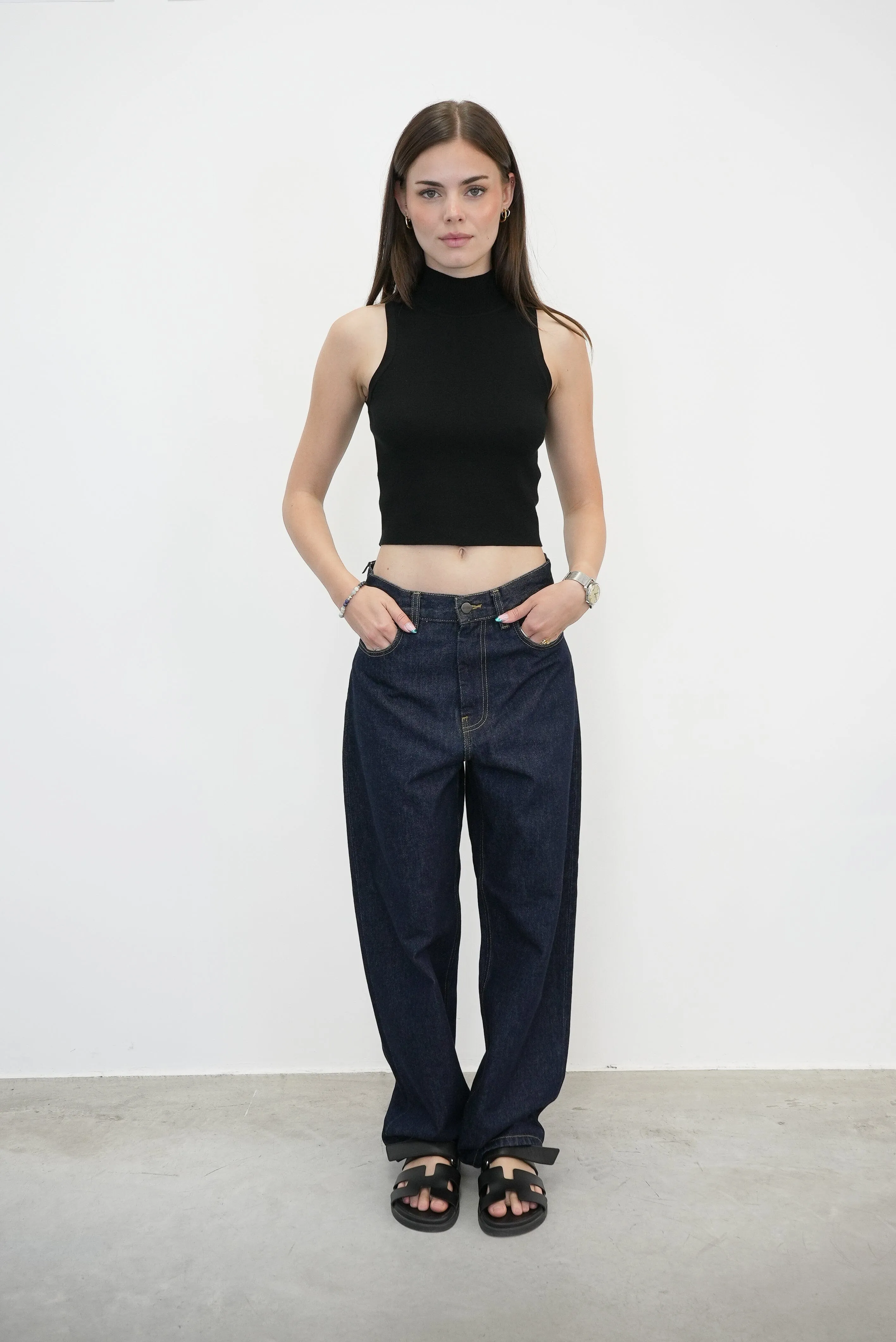 TARY SLEEVELESS TURTLENECK CROP TOP