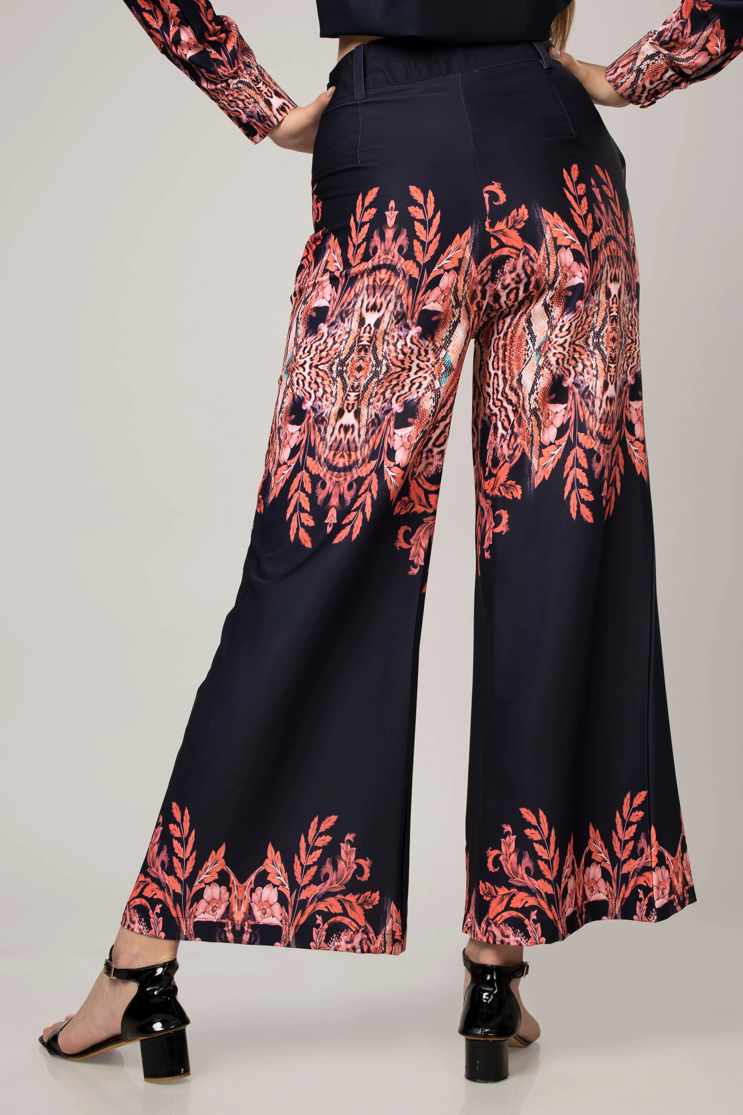 Trendy Leafage Ladies Bottom Wear