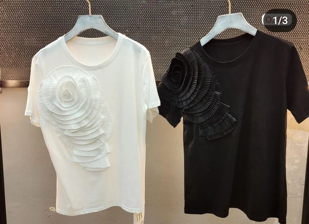 Tshirt top with flower