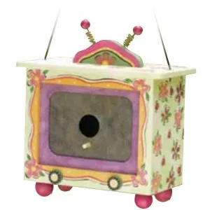 Tweet Retreat: Fushia Floral Birdhouse for the Most Stylish Feathered Friends