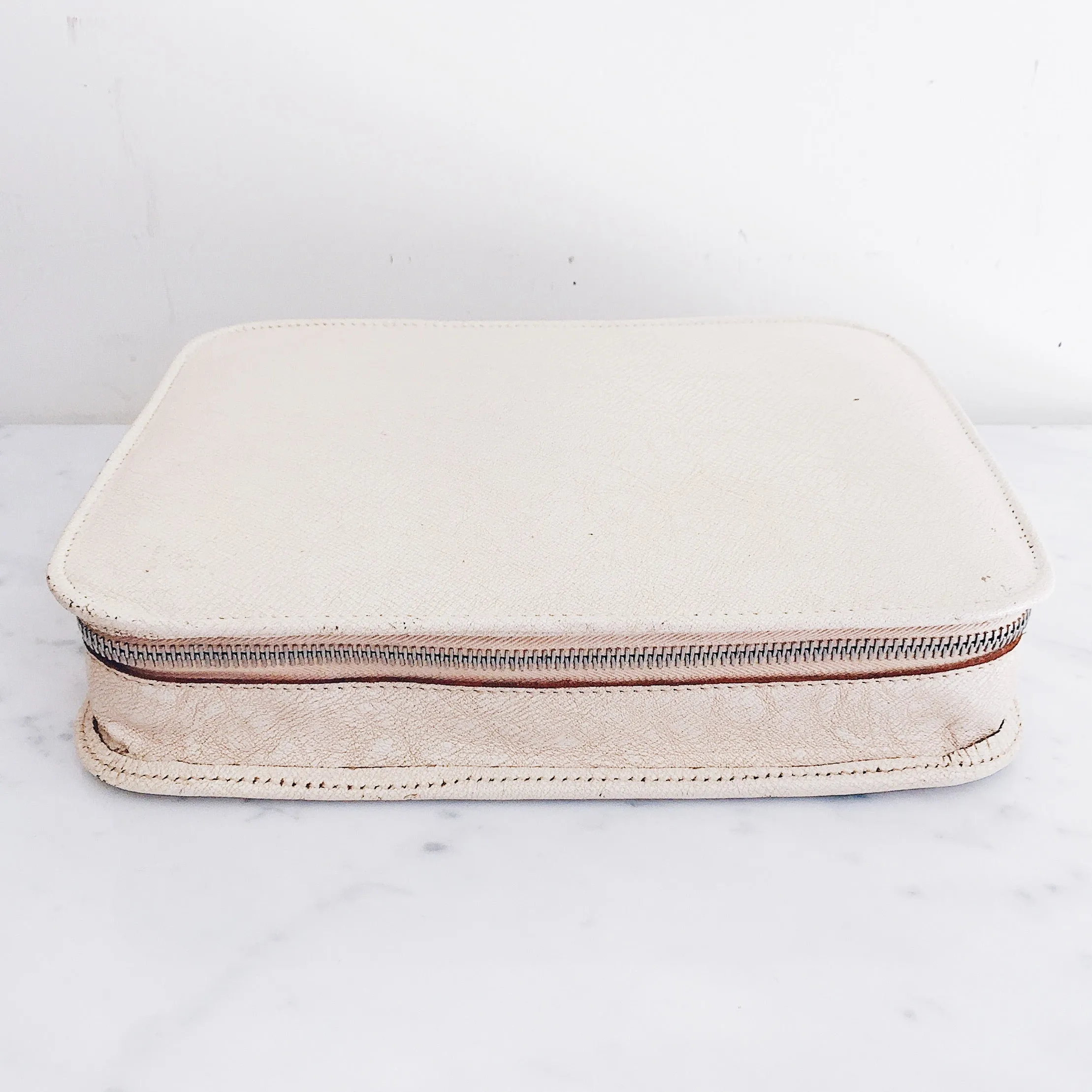 Vintage 1940s Ladies Grooming Leather Kit