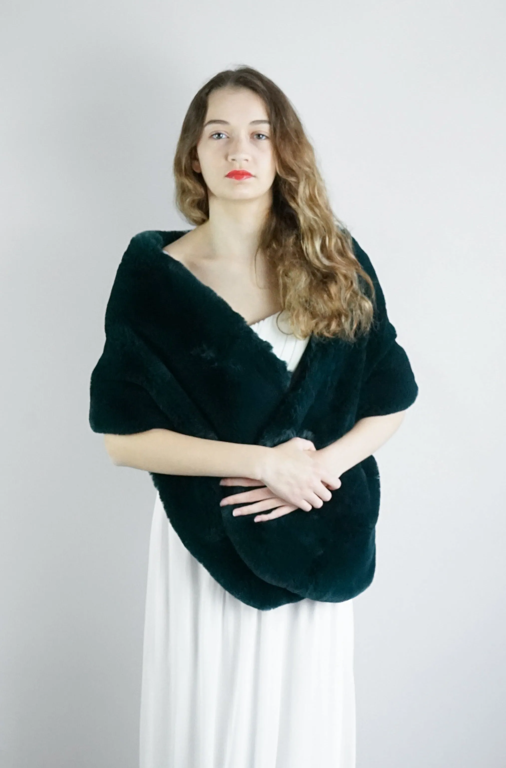 Vintage Green Faux Fur Bridal Cape (Audrey 05)