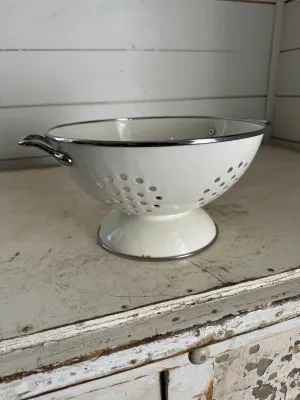 White colander