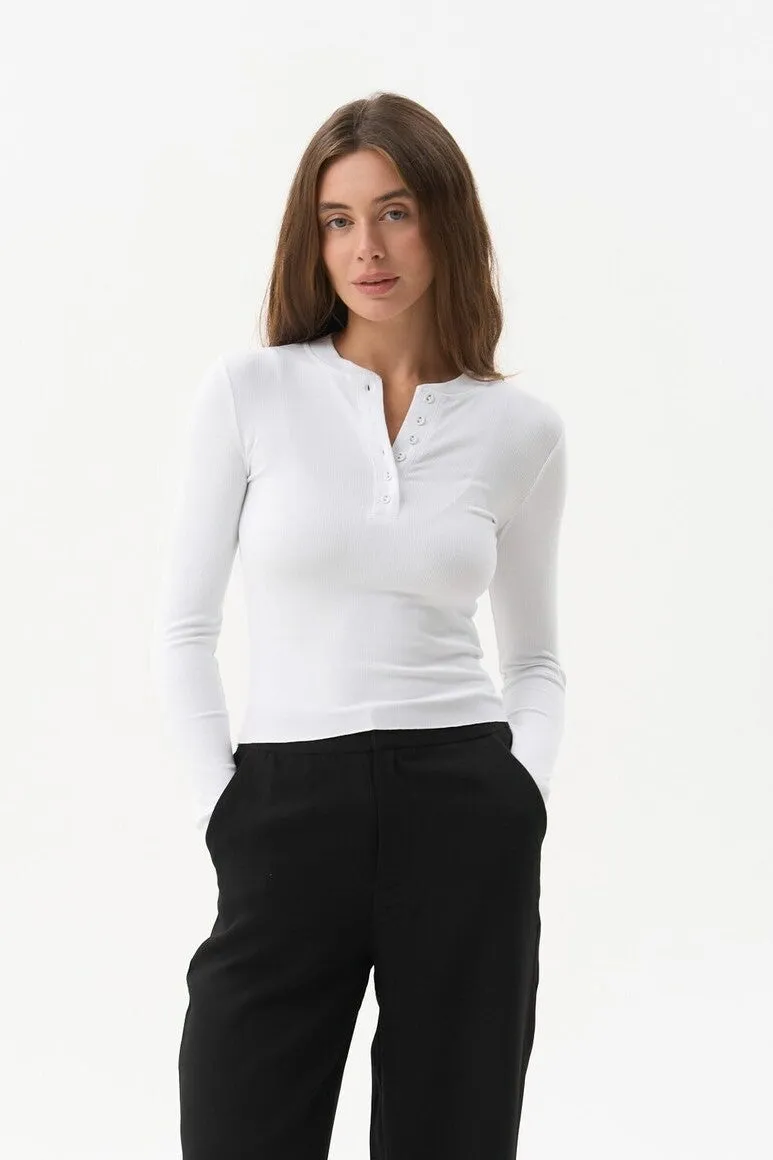 White longsleeve with buttons