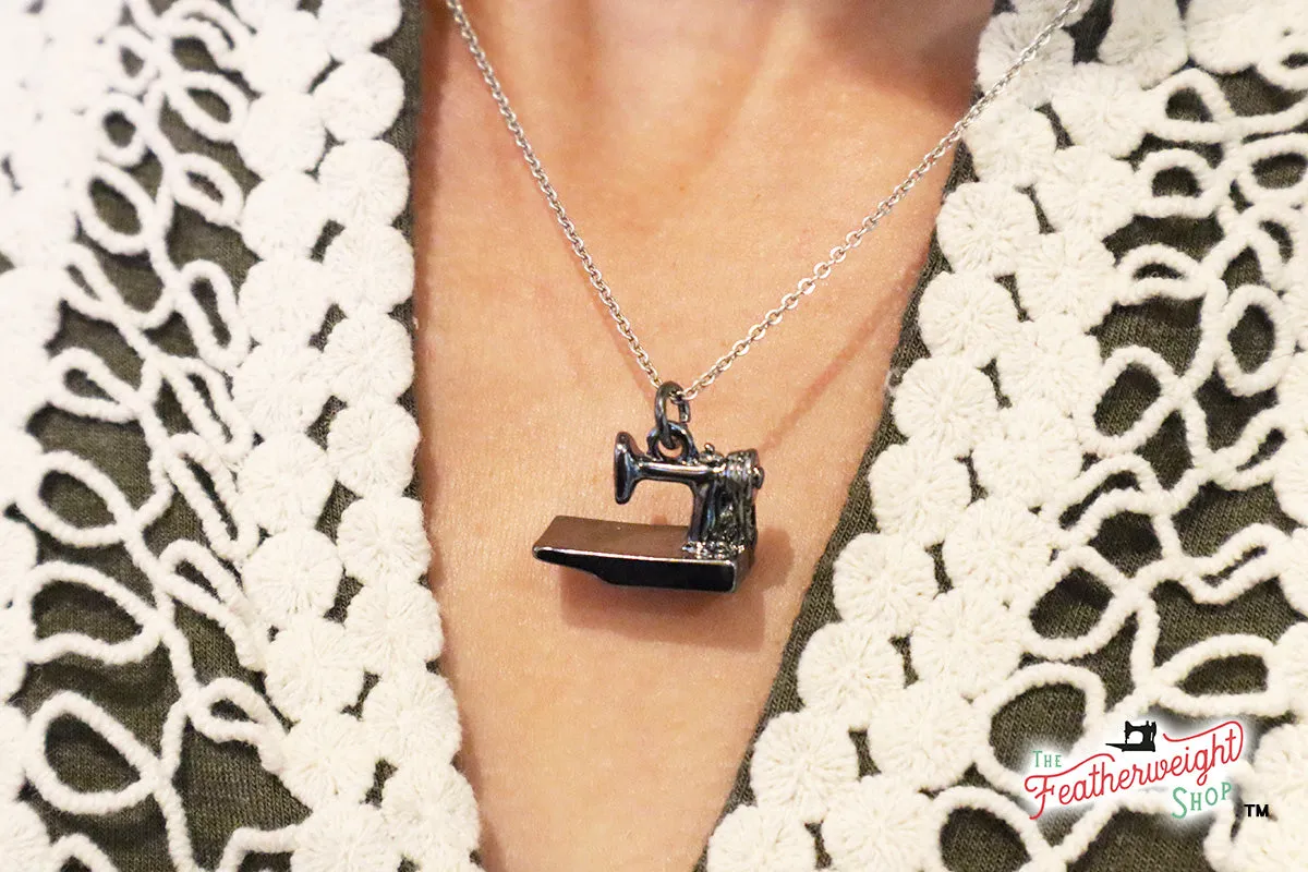 Zipper Pull & Charm, Singer Featherweight